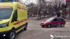 В Новочеркасске водитель не пропустил иномарку на перекрестке и попал в больницу