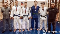 Новочеркасские дзюдоисты завоевали четыре медали на областном юниорском первенстве