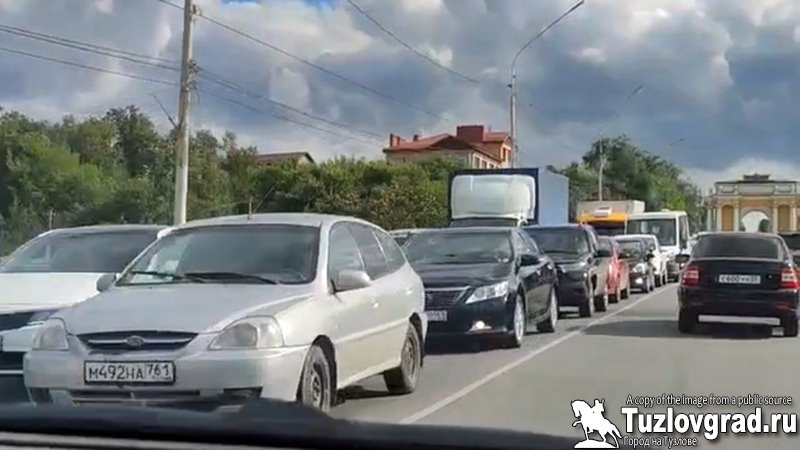 Врио главы администрации Новочеркасска принес извинения горожанам за пробки из-за ремонта на улице Трамвайной