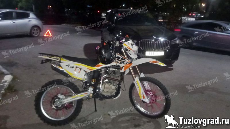 В центре Новочеркасска 14-летний мотоциклист попал в больницу после ДТП, видео