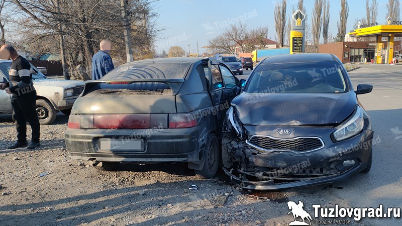 В Новочеркасске нарушитель устроил массовое ДТП на улице Харьковской