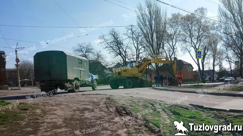 В Новочеркасске из-за аварии на водоводе несколько жилых кварталов остались без воды