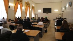 Сотрудники ГАИ Новочеркасска рассказали студентам о правилах поведения на дорогах