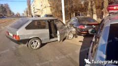 В Новочеркасске пьяный водитель без прав протаранил две иномарки