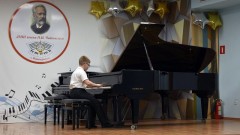 В детской музыкальной школе Новочеркасска первоклассников посвятили в музыканты