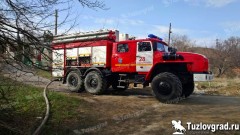 В Новочеркасске в микрорайоне Молодежном пожарные спасли человека из горящего дома