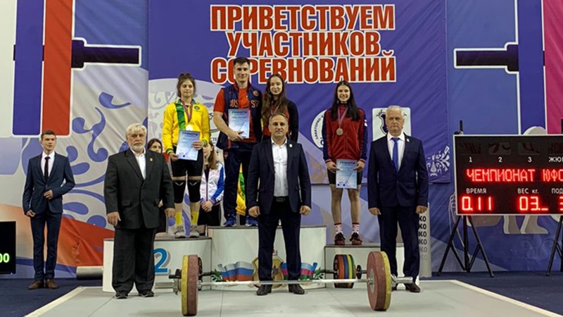 Спортсменка из Новочеркасска победила на чемпионате ЮФО по тяжелой атлетике