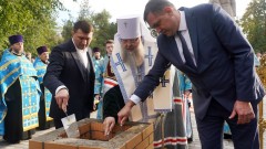 В Новочеркасске заложили первый камень в основание будущей часовни на площади Троицкой