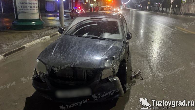 В Новочеркасске водитель ВАЗ поворачивал направо из левого ряда и столкнулся с «Хендэ»