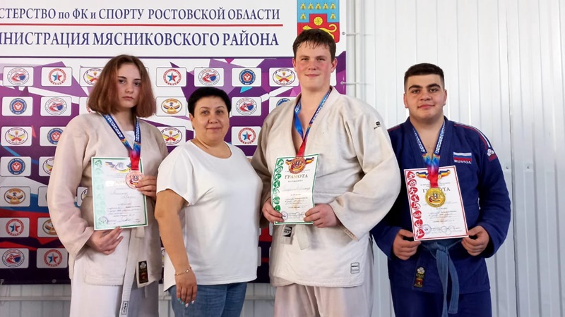 Новочеркасские дзюдоисты завоевали пять медалей на областном первенстве