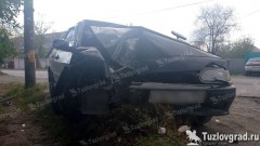 Житель Новочеркасска попал в больницу, врезавшись на машине в столб