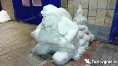 Новочеркасский пожарный Сергей Шельпов порадовал горожан новой скульптурой из снега
