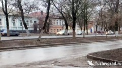 В Новочеркасске на установку скамеек и мусорных урн на проспекте Ермака выделили больше миллиона рублей