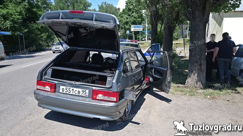 В Новочеркасске военнослужащий в наркотическом опьянении ездил на угнанной машине с подложными номерами