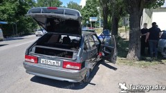 В Новочеркасске военнослужащий в наркотическом опьянении ездил на угнанной машине с подложными номерами
