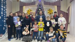 Воспитанников Центра помощи детям №1 поздравили полицейские и общественные деятели Новочеркасска