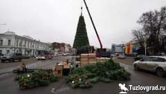 В Новочеркасске 13 декабря начнут устанавливать главную городскую новогоднюю елку