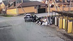 В Новочеркасске при выгрузке мусора с машины на землю поймали еще 19 жителей