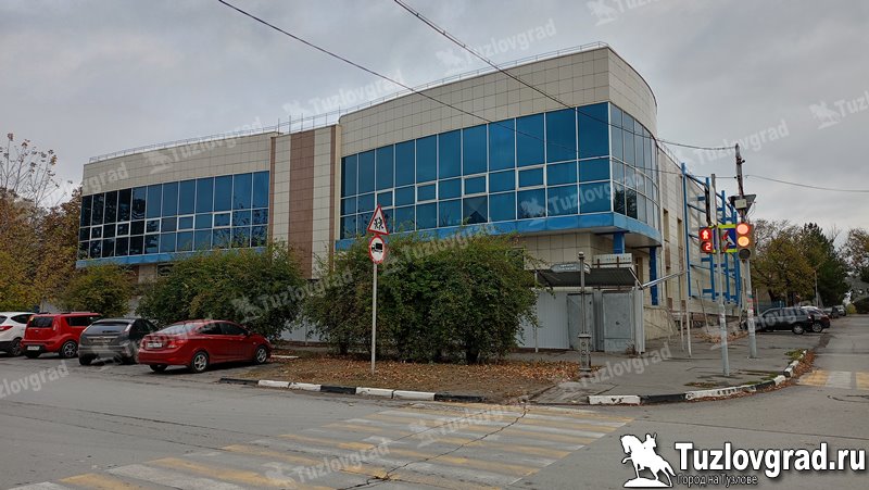 Здание на пересечении Платовского и Пушкинской в Новочеркасске решили достроить