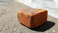 Житель Новочеркасска ударил пенсионерку кирпичом по голове и отобрал у нее сумку