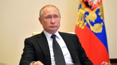 Владимир Путин потребовал выплатить медработникам полные выплаты за работу с больными коронавирусом