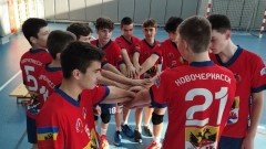 В спортивной школе №1 Новочеркасска состоялся традиционный новогодний турнир по волейболу