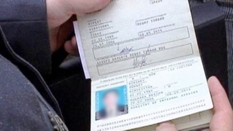 В аэропорту под Новочеркасском иностранец попытался дать взятку таможеннику