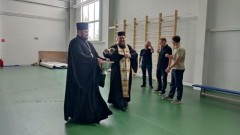 В Новочеркасске священнослужители освятили спортивный комплекс и стадион
