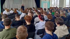 Полицейские Новочеркасска провели профилактическую беседу со старшеклассниками