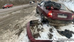 На въезде в Новочеркасск столкнулись два встречных автомобиля