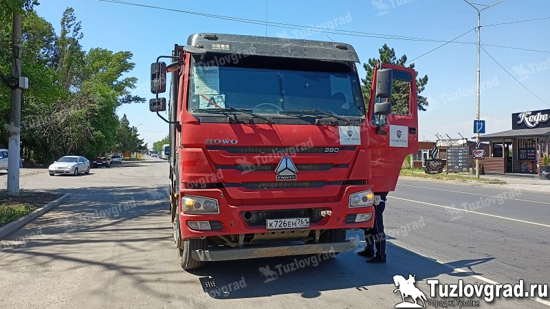 60-тонные тонары с глиной и щебнем уничтожают дороги Новочеркасска