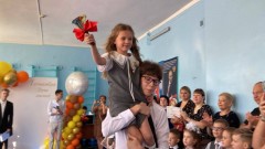 В школах Новочеркасска прошли торжественные линейки