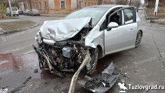 В Новочеркасске две иномарки не поделили перекресток