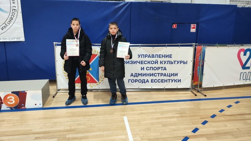 Новочеркасские боксеры стали призерами новогоднего турнира в Ессентуках