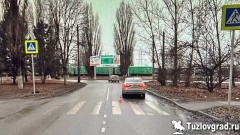 В Новочеркасске женщина попала под машину на пешеходном переходе