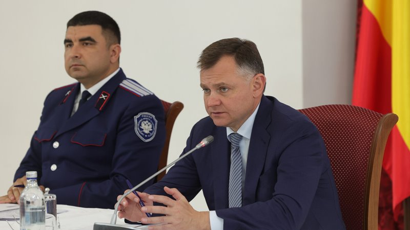 В Новочеркасске Юрий Слюсарь обсудил вопросы развития казачьего образования