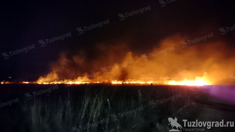 Под Новочеркасском бушует еще один крупный ландшафтный пожар