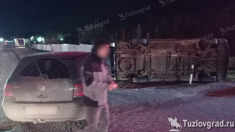 На въезде в Новочеркасск иномарка перевернулась после столкновения с другой машиной