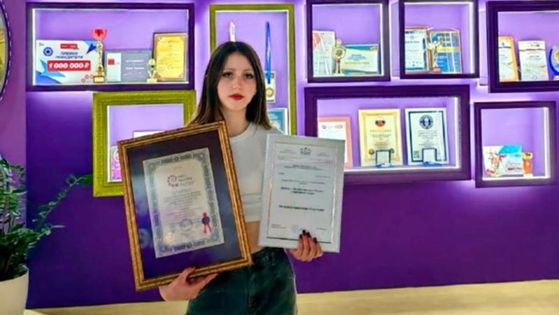 Достижения и награды новочеркасской вокалистки Анастасии Петренко украсили выставку «Россия» в Москве