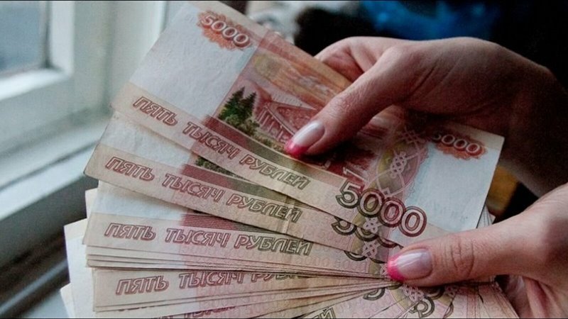 Втёрлась в доверие и украла 800 тысяч рублей: 21-летняя жительница Новочеркасска совершила кражу в Весёловском районе