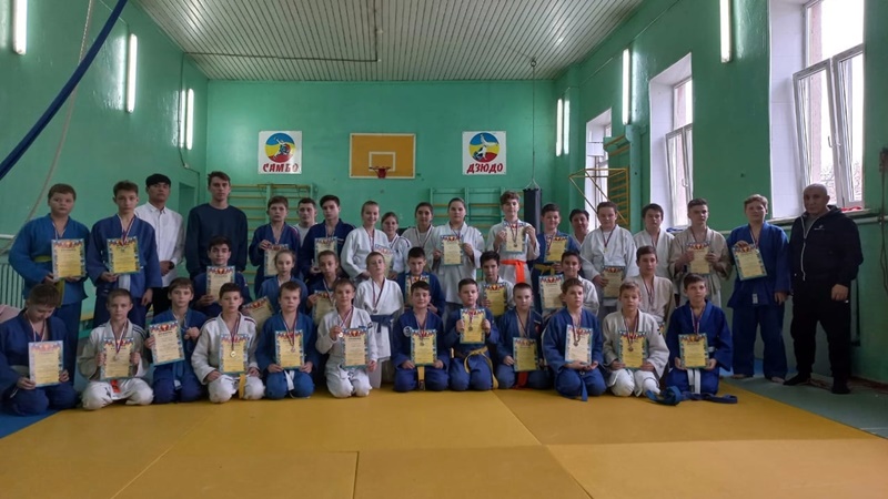 Новочеркасские дзюдоисты выиграли открытый юношеский турнир
