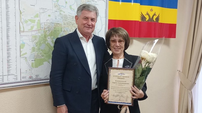 Новочеркасских спасателей поздравили с Днем гражданской обороны