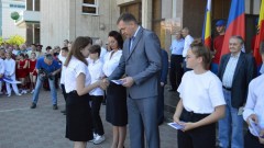 В Новочеркасске поздравили горожан с наступающим Днем России, видео