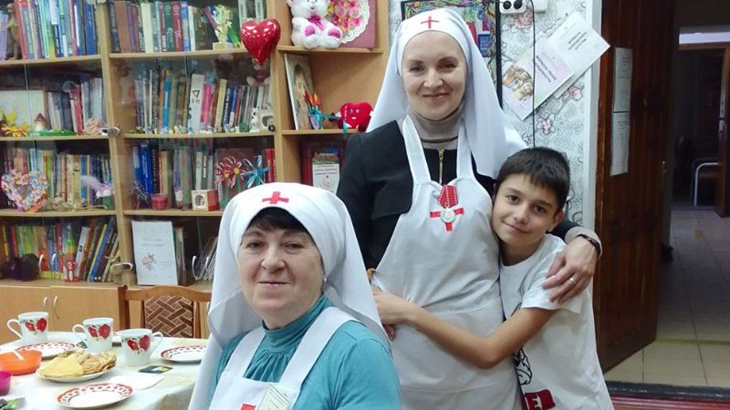 В  Новочеркасске сестры милосердия посетили центр помощи детям 