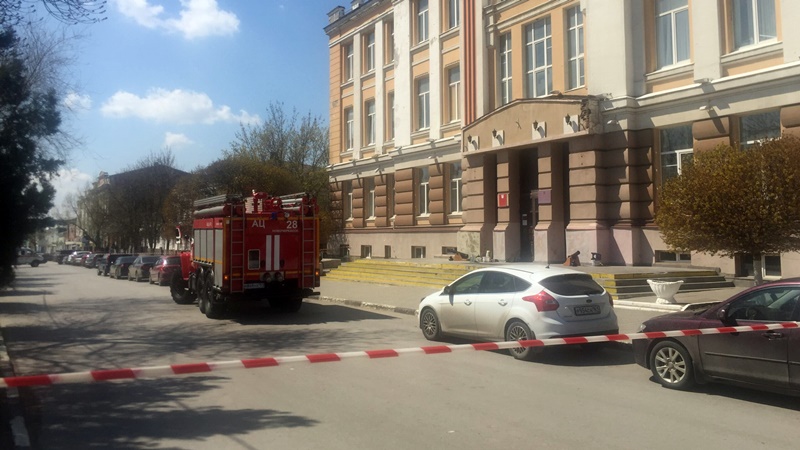 В Новочеркасске из-за бесхозной сумки эвакуировали театр