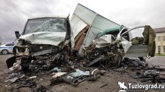 В поселке Персиановском в лобовом ДТП погиб человек, еще два пострадали