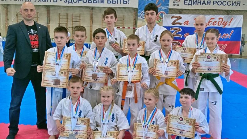 Новочеркасские спортсмены завоевали 34 медали на областных соревнованиях по киокусинкай