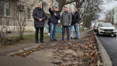 Врио главы Новочеркасска Толмачев проинспектировал ход ремонта дорог в мкр Молодежном