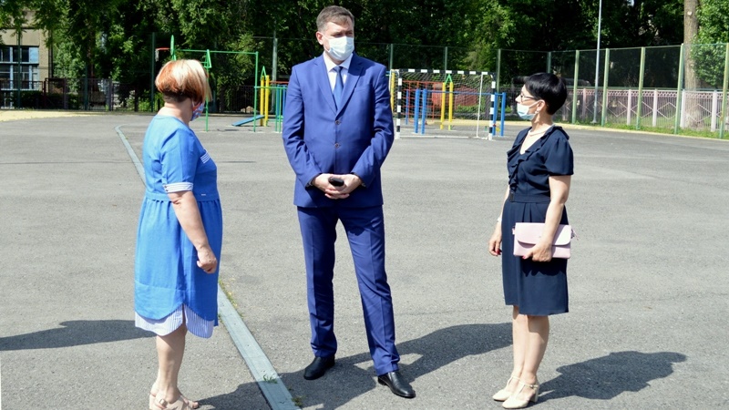 В территории 11-й школы в Новочеркасске появится многофункциональная спортивная площадка