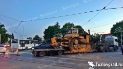 В Новочеркасске при перевозке негабаритного груза снова порвали трамвайные провода